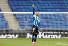 西甲巴萨中场球员：无进球助攻却荣膺最佳，揭秘足球真谛