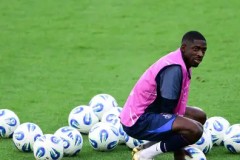 登贝莱逆袭记：恩里克教练助力巴塞罗那边路快马金球奖提名