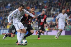 姆巴佩西甲2分钟双响，阿隆索相伴，超级新星闪耀战火